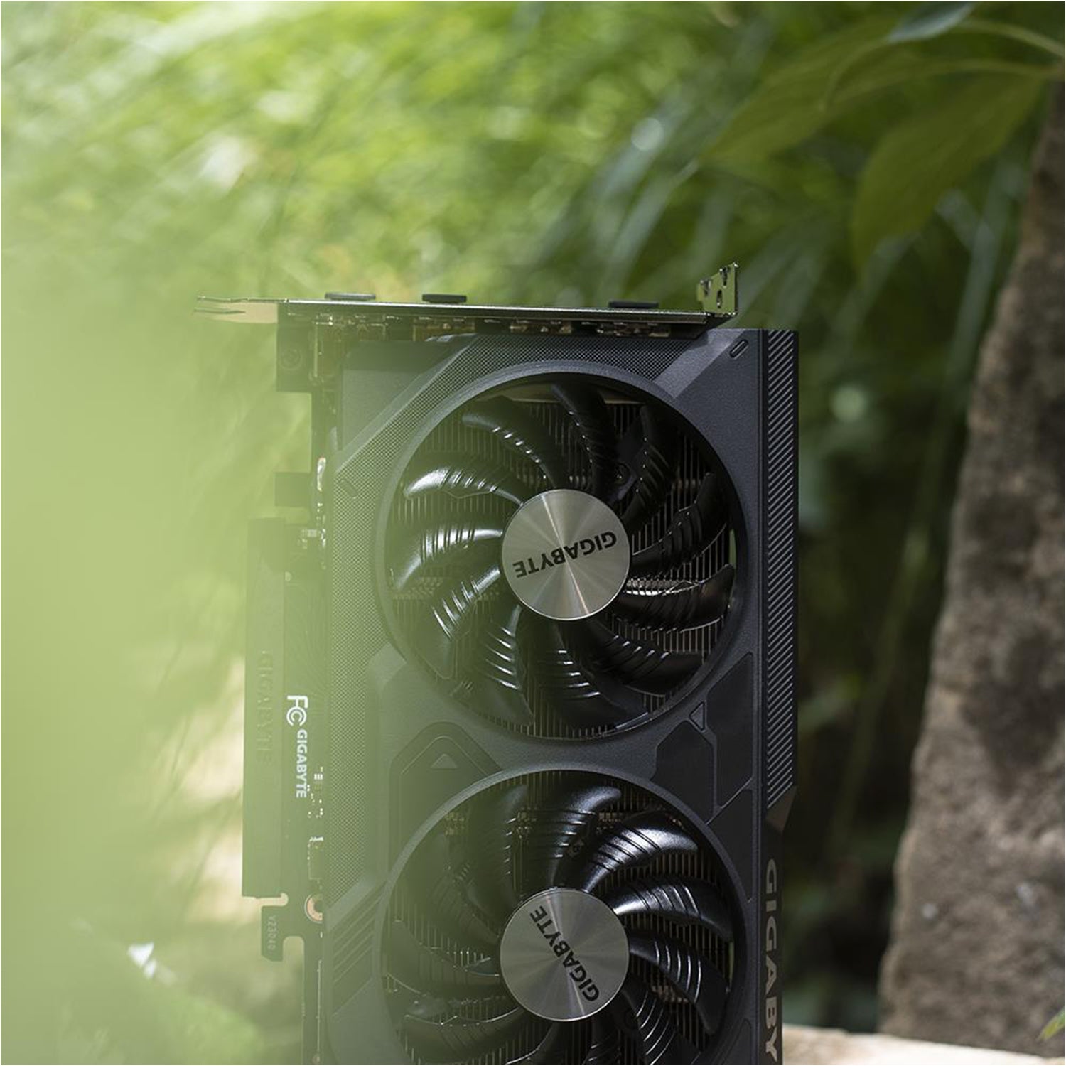 GIGABYTE GeForce RTX 4060 WINDFORCE OC 8G Graphics Card | 3D Active fan With Unique Blade Fan | 8GB GDDR6 | 2x HDMI, 2x Display Port - (GV-N4060WF2OC-8GD)